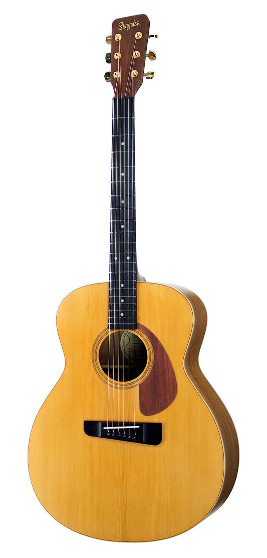 LEONA™ Jumbo, solid wood acoustic guitar. Red cedar soundboard, black walnut neck, rosewood body