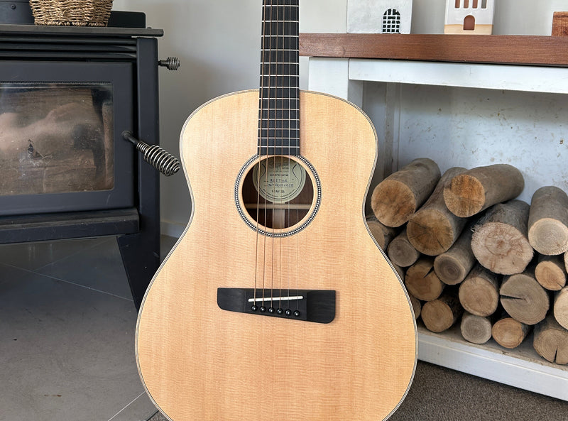 Acoustic Guitars Archive